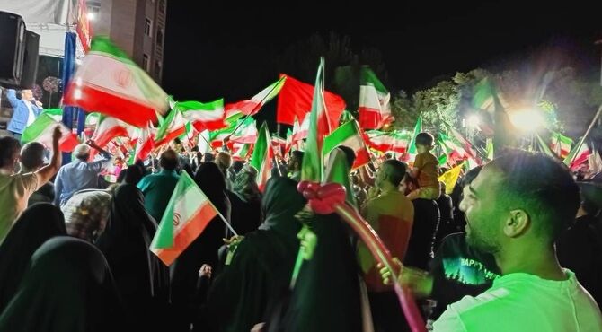 تجمعات شبانه مردم ایران در تأکید بر اتحاد و همبستگی ملی