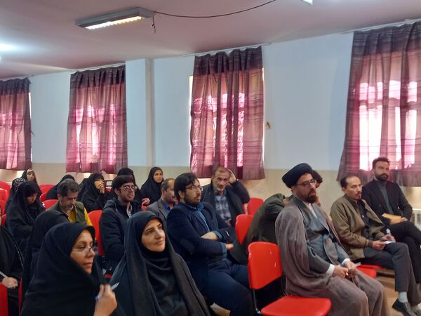 جلسه‌ توانمندسازی مربیان، معاونان پرورشی و سازمان دانش‌آموزی شهرستان فلاورجان 