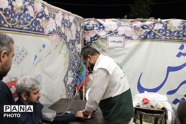 فعالیت غرفه‌های متنوع در موکب آستان مقدس چهل اختران قم