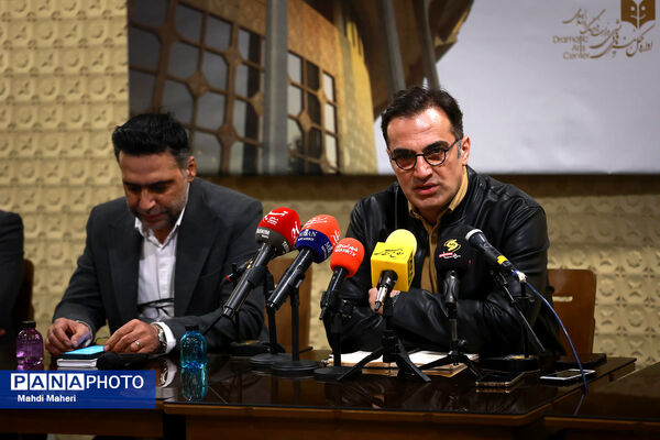 نشست خبری رئیس مجموعه تئاتر شهر