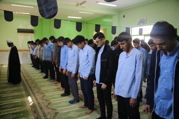 مراسم عزاداری ایام فاطمیه توسط دانش‌آموزان تنگستانی
