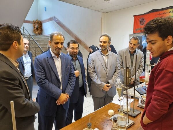 افتتاح نمایشگاه قطبی هنرستان‌های شهر تهران