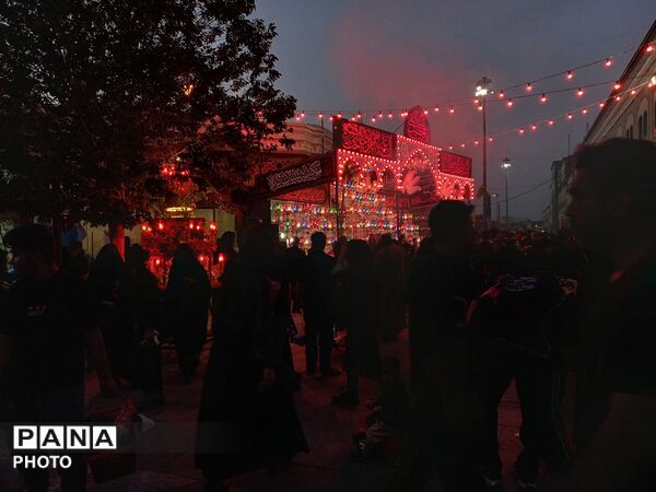 همراهی هیات زینب کبری(س) با کاروان نمادین اسرای کربلا