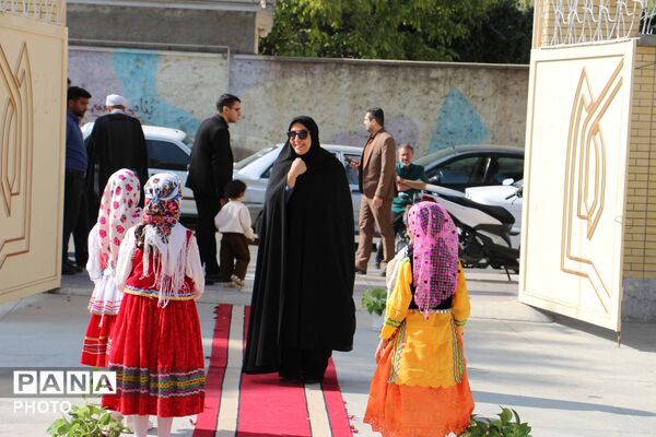 جشن شکوفه‌ها در بجنورد با نواخته‌شدن زنگ مهر و آغاز سال تحصیلی کلاس اولی‌ها