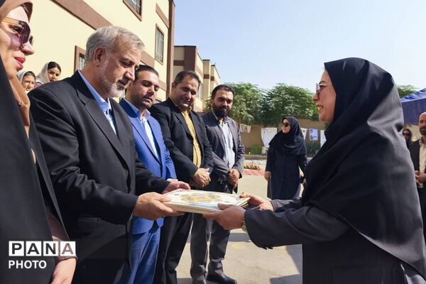 روایت تصویری از همدلی خانه و مدرسه در هفته پیوند اولیا و مربیان