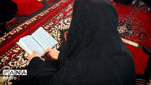 مراسم قرائت زیارت عاشورا در مسجد جامع