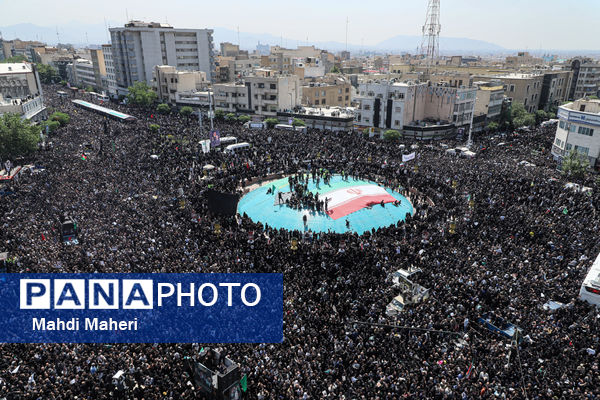 مراسم تشییع پیکر رئیس جمهور و همراهان شهیدش در تهران