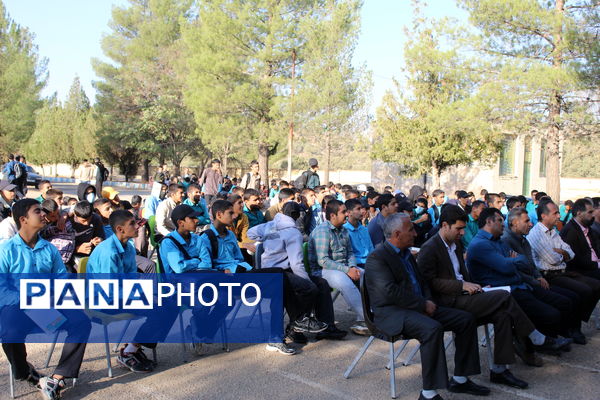 کارگاه آموزش بهداشت روان در مدرسه نخبگان عشایر گنجه‌ای برگزار شد