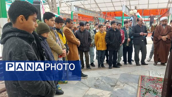 غبارروبی گلزار شهدای قم به‌مناسبت هفته کانون‌های فرهنگی تربیتی