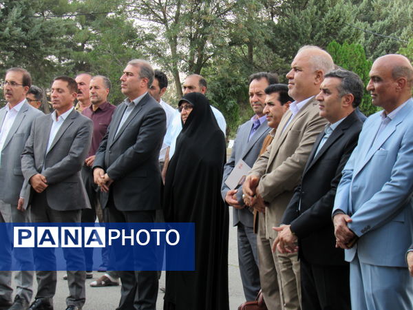 نوسازی و تجهیز ناوگان حمل و نقل اداری آموزش‌ و پرورش کردستان با توزیع ۱۶ دستگاه سمند سورن