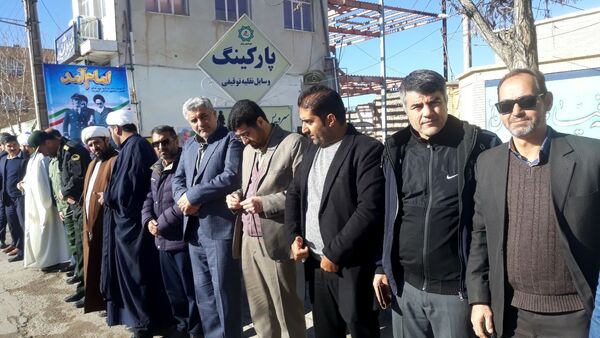 آیین گلباران تمثال امام خمینی(ره) در شهرستان کوهسرخ