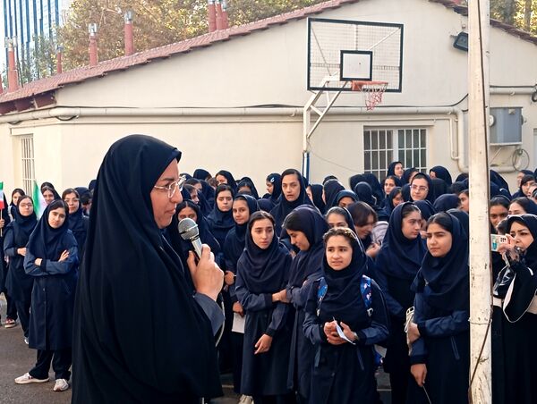 طلوعی تازه برای دانش‌آموزان دبیرستان مصلی نژاد حضرت زهرا در اول مهر