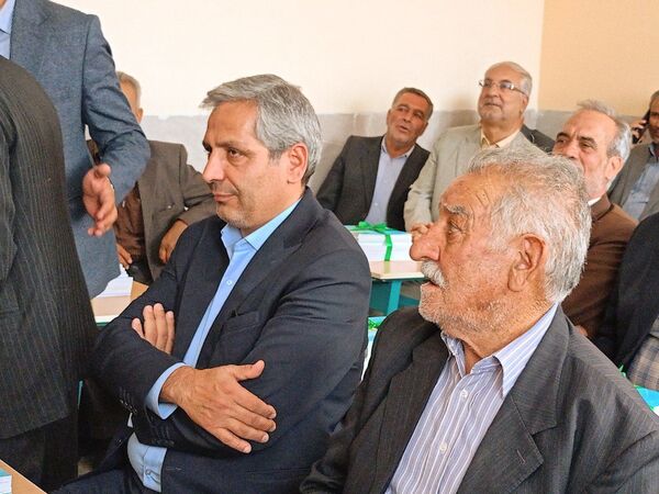 لبخند شادی بر لب های دانش آموزان فدافن؛ مدرسه جدید میزبان آنان خواهد بود 