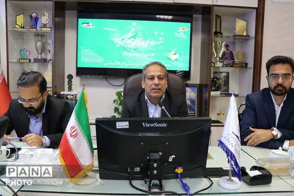 نشست رئیس اداره آموزش و پرورش ناحیه ۷ مشهدبا دانش‌آموزان خبرنگاران خبرگزاری پانا 
