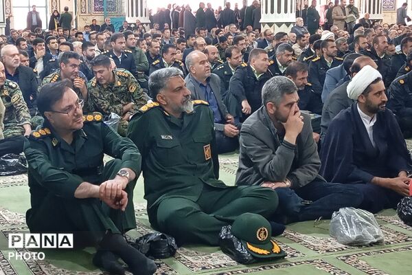 از کودکان تا بسیجیان؛ همه آمدند برای مردی که در قلب مردم بود