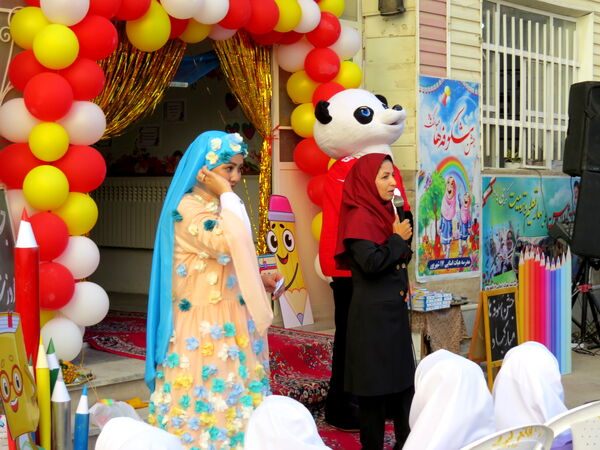 جشن شکوفه ها مدرسه ۱۷شهریور