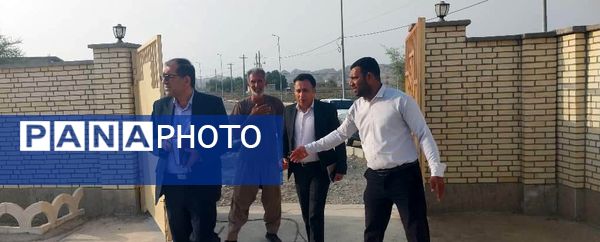 بازدید مدیر آموزش و پرورش ناحیه یک بندرعباس از مدارس روستای سرزه و خاروک