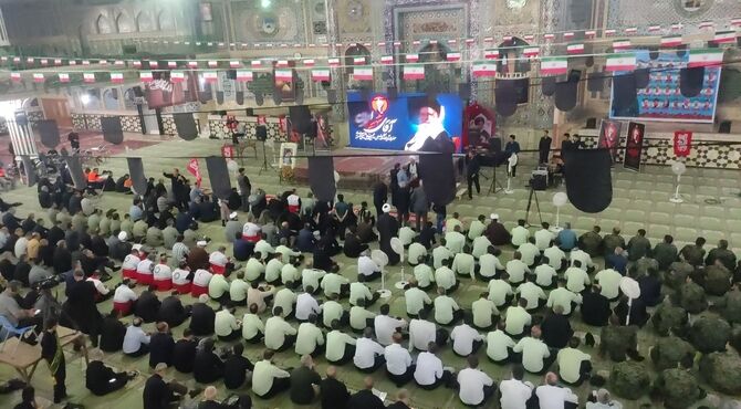 مراسم بزرگداشت امام امت در مصلی شهرکرد 