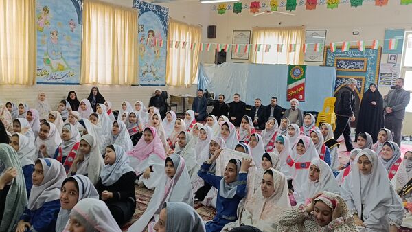 نماز مهمترین اولویت در مسائل تربیتی مدرسه