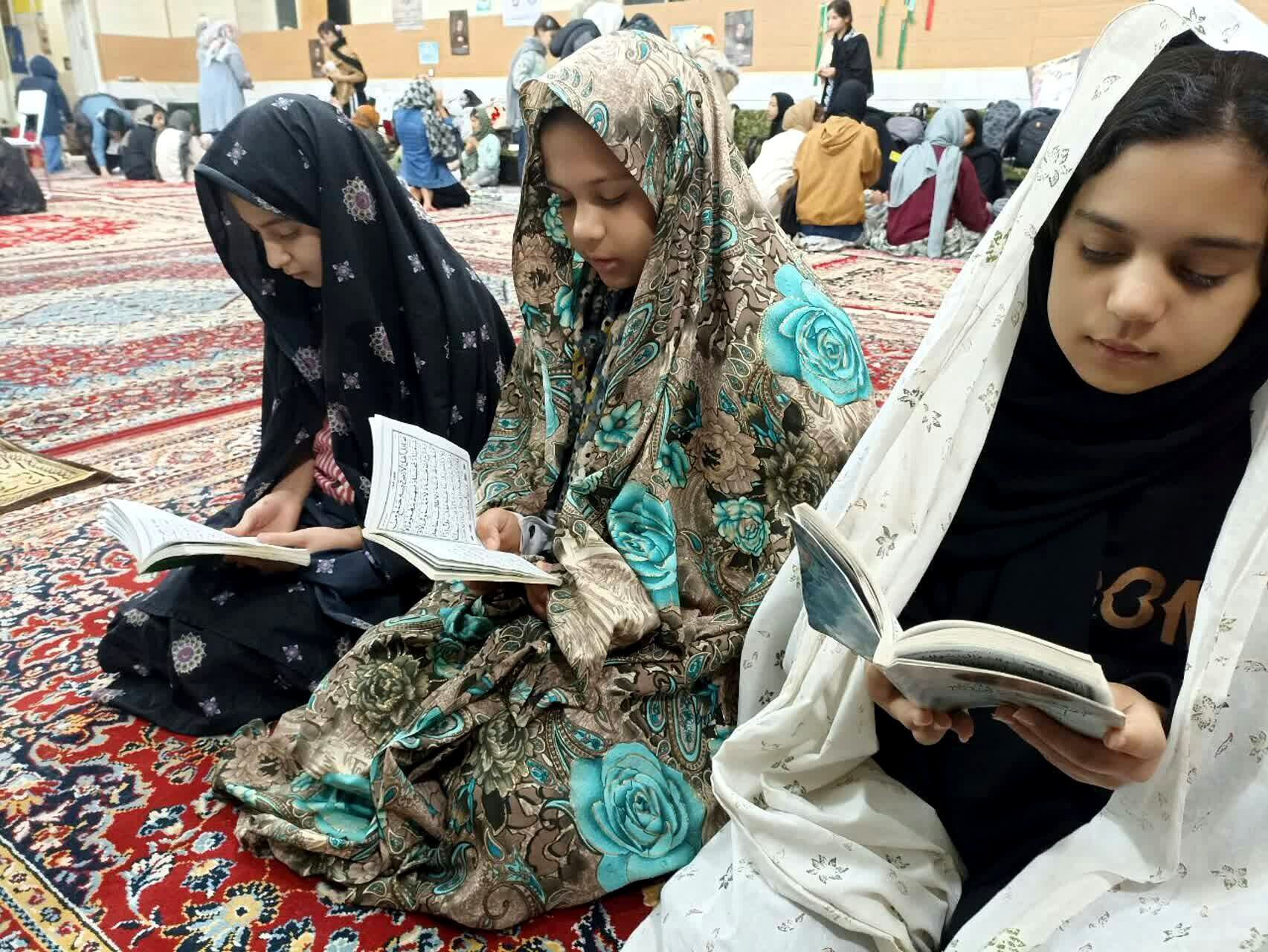 اعتکاف در مسجد جامع روستای بزنجرد خلیل آباد 