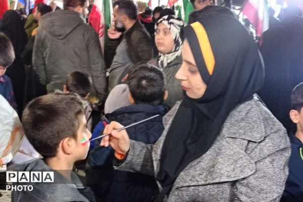 اقامه نماز استغاثه به امام زمان(عج) در شهرستان ملارد