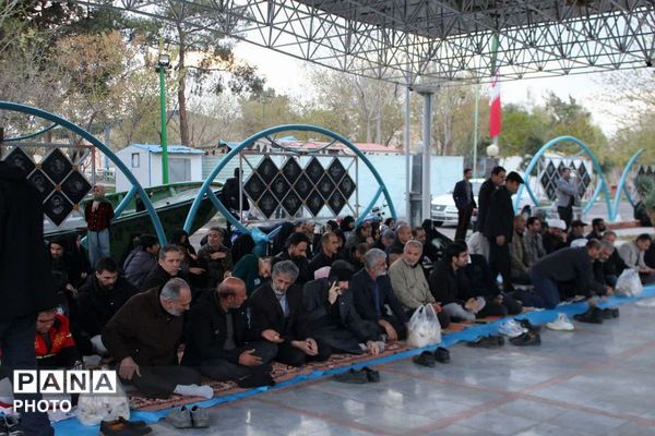 قرچک، نوروز را با اقتدا به شهدا آغاز کرد