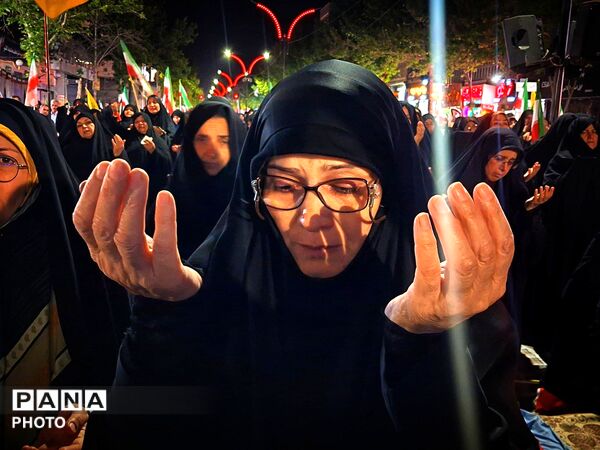 دست‌هایی به آسمان، قلوبی به امید ظهور