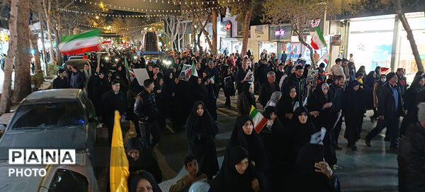 اجتماع و راهپیمایی در هفتین شب در شهرستان بجنورد 