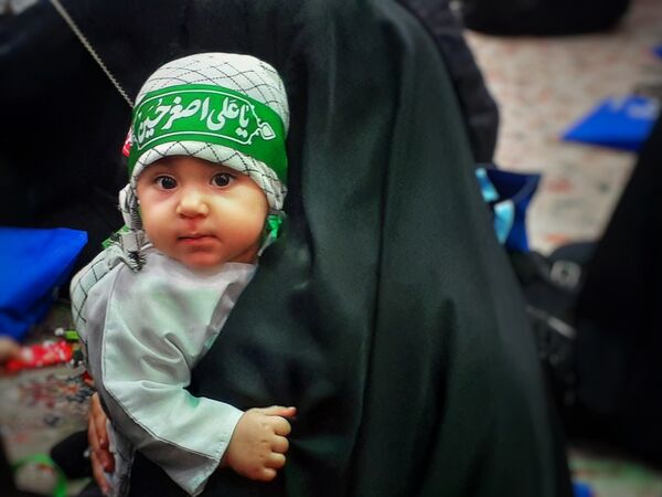 حماسه عشق و وفا در جمع شیر‌خوارگان حسینی