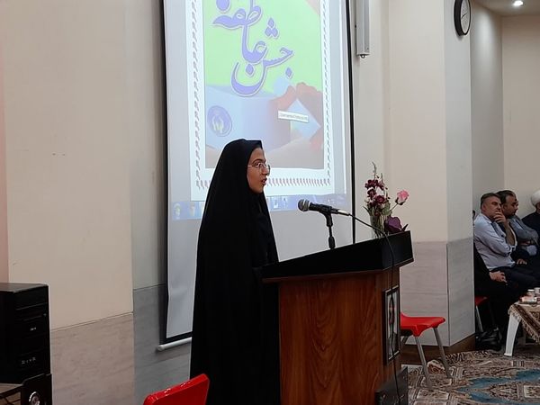 برگزاری جشن عاطفه‌ها در دبیرستان دخترانه لاجوردی کاشان 