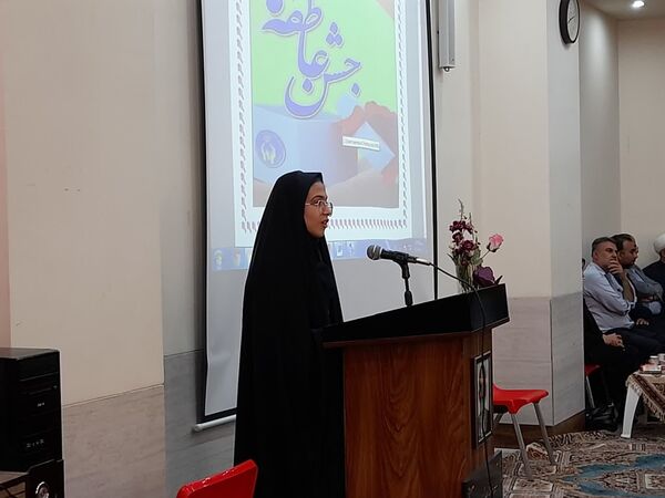 برگزاری جشن عاطفه‌ها در دبیرستان دخترانه لاجوردی کاشان 