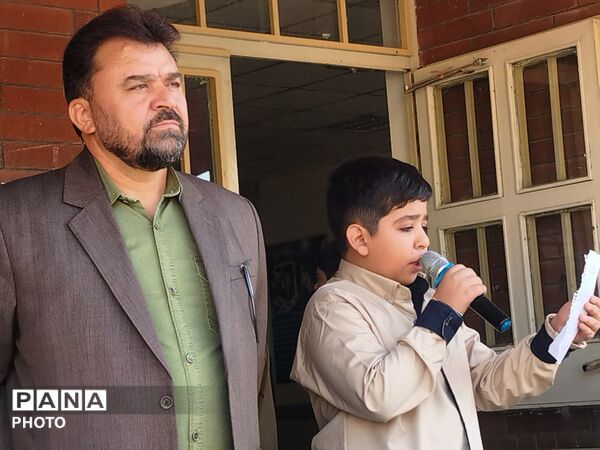 زنگ ایثار و شهادت همزمان با شروع شدن سال تحصیلی در دبیرستان پسرانه ابوریحان بیرونی