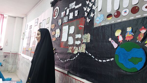 بازدید مسئولان آموزش و پرورش از مدرسه انقلاب دبیرستان فاطمه الزهرا آشخانه