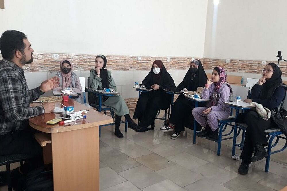 با یادگیری فن بیان به سمت آرامش و خوشنودی سوق داده می‌شویم