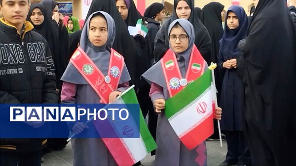 سازمان دانش‌آموزی و پانا استان یزد همه پای کار در ۲۲ بهمن