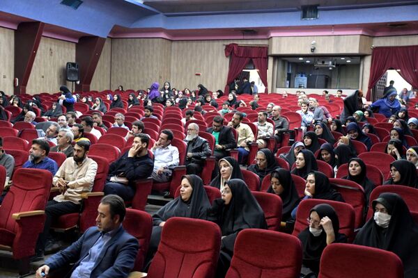 نقش بی‌بدیل مربیان تربیتی در شکوفایی نسل آینده در همایش منطقه ۵ تهران بازخوانی شد