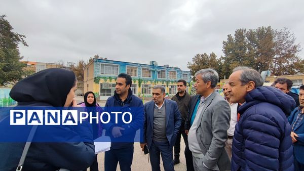 بازدید مدیرکل نوسازی مدارس جهت احداث مدرسه‌ای جدید در ناحیه۶ مشهد