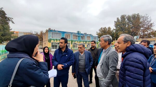 بازدید مدیرکل نوسازی مدارس جهت احداث مدرسه‌ای جدید در ناحیه۶ مشهد