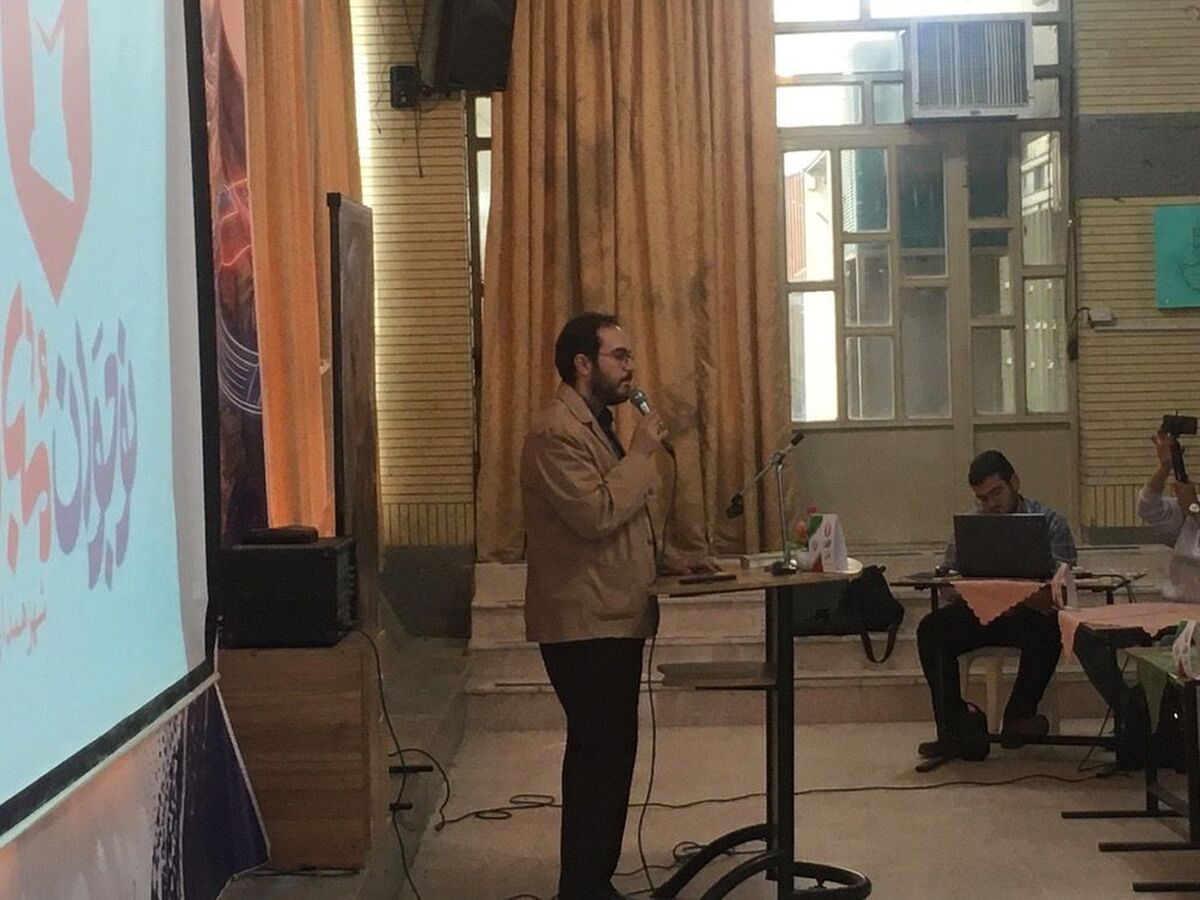 نوجوانان در پاتوق مبارز، خود را برای کارهای بزرگ آماده کنند؛ جنگ امروز، جنگ رسانه است