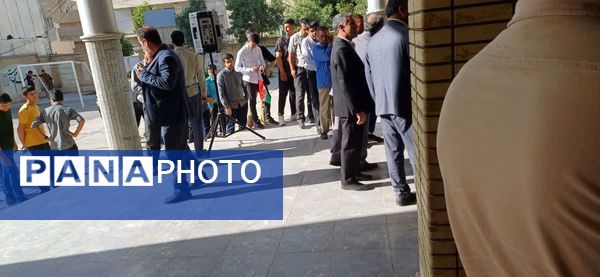 حضور پرشور دانش‌آموزان رای اولی شهرستان چرداول در انتخابات ریاست جمهوری