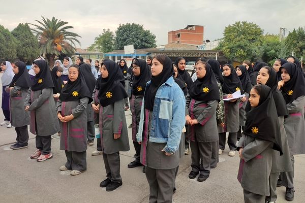 بزرگداشت روز حافظ در دبیرستان فرزانگان قائمشهر