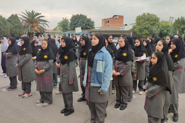 بزرگداشت روز حافظ در دبیرستان فرزانگان قائمشهر