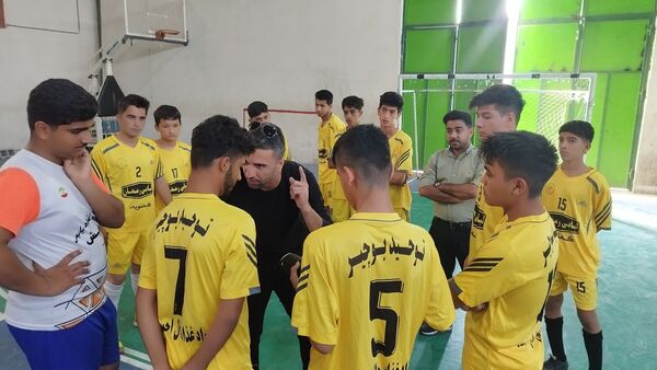برگزاری مسابقات فوتسال بین مدارس در پارسیان 