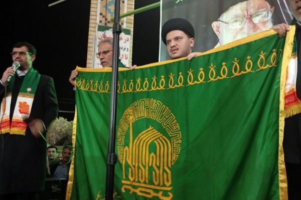 روضة شهدای بروجن صحنه عشق و ارادت به امام رضا(ع) شد