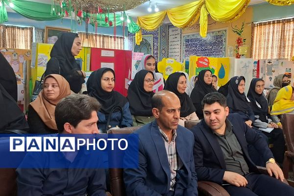 نمایشگاه طرح جابربن‌حیان در دبستان حضرت معصومه (س) بهارستان‌۲