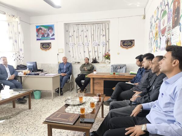 بازدید مسئولین آموزش و پرورش  از دبستان شهید پسندیده فدافن