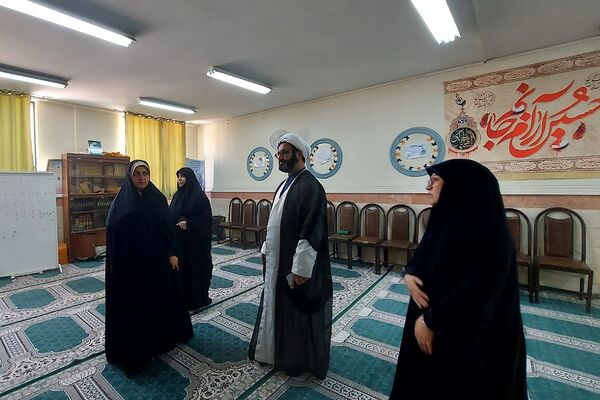 بازدید سرپرست معاونت پرورشی اداره آموزش و پرورش کهریزک از دبیرستان زنده‌یاد الهام شریعت