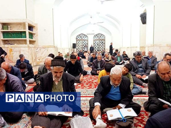 قرائت دعای کمیل در کاشمر