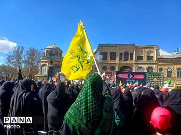 اجتماع باشکوه مردم در میدان امام خمینی(ره) به‌مناسبت چهلمین روز رحلت امام خامنه‌ای
