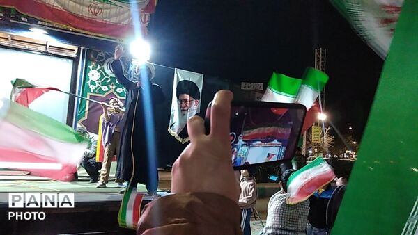 خون می‌دهیم ولی خاک هرگز